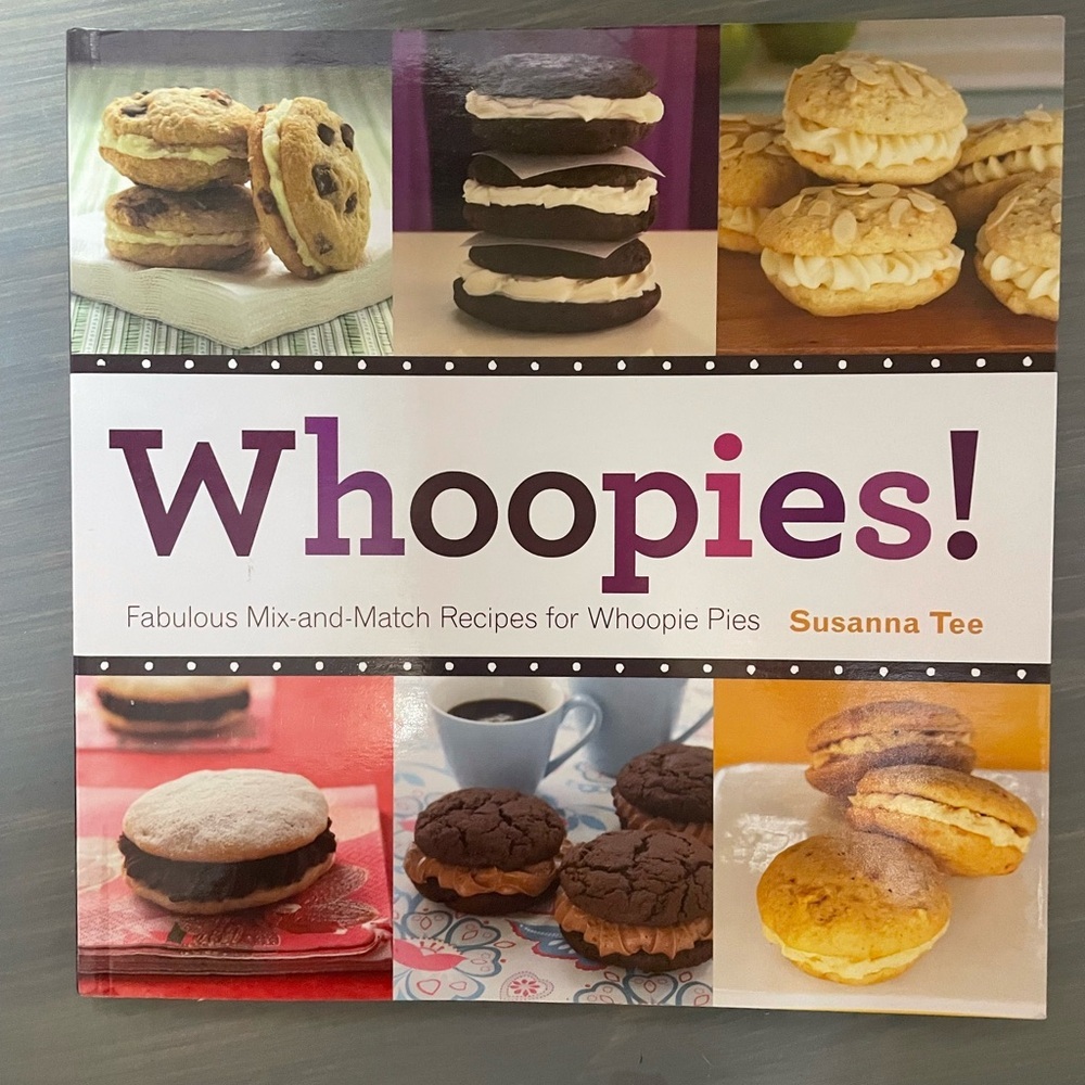 Whoopies! Recipe Book by - Susanna Tee‎